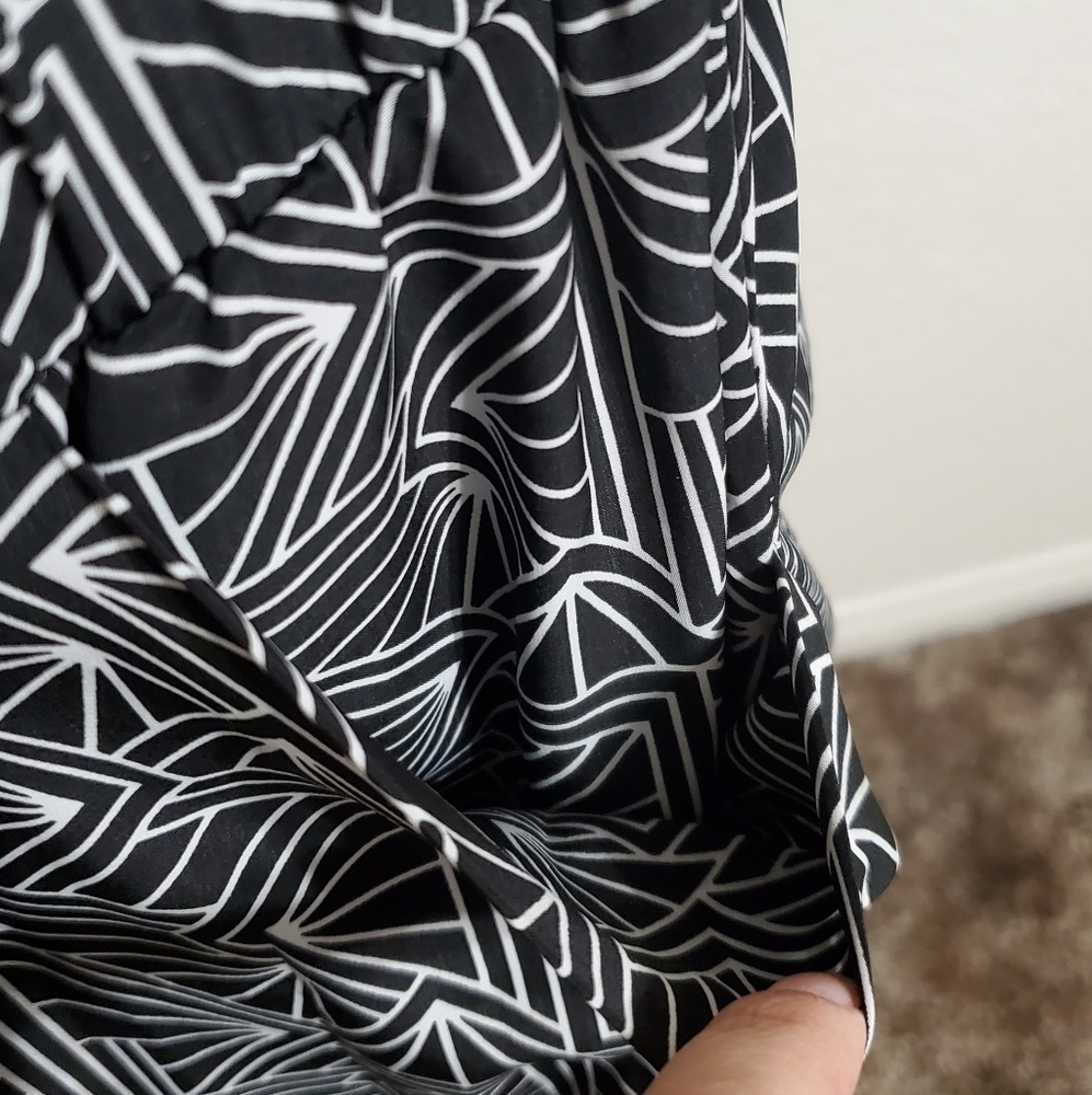 Abstract Strapless Dress - Picture 7 of 12